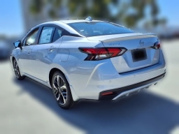 Nissan Versa SR CVT 2025