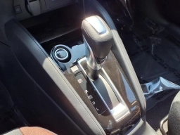 Nissan Versa SR CVT 2025