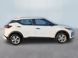 Nissan Kicks Play S FWD 2025