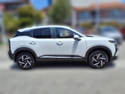 Nissan Kicks SV AWD 2025