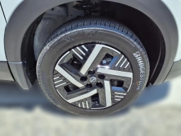 Nissan Kicks SV AWD 2025