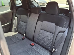 Nissan Kicks SV AWD 2025