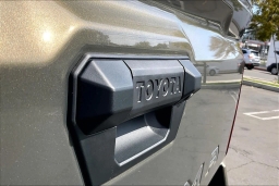 Toyota Tacoma 4WD TRD Sport Double Cab 6' Bed AT (Natl) 2026