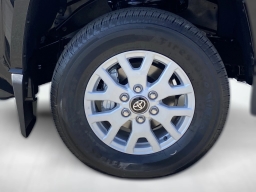 Toyota Tacoma 4WD SR5 Double Cab 5' Bed AT (Natl) 2026