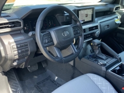 Toyota Tacoma 4WD SR5 Double Cab 5' Bed AT (Natl) 2026