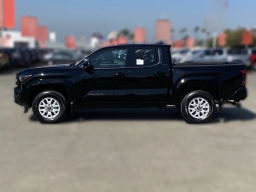 Toyota Tacoma 4WD SR5 Double Cab 5' Bed AT (Natl) 2026