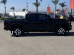 Toyota Tacoma 4WD SR5 Double Cab 5' Bed AT (Natl) 2026