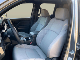 Toyota Tacoma 4WD SR5 Double Cab 5' Bed AT (Natl) 2026