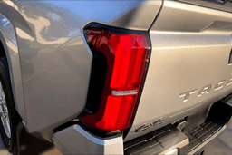 Toyota Tacoma 4WD SR5 Double Cab 5' Bed AT (Natl) 2026