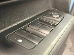 Toyota Tacoma 4WD SR5 Double Cab 5' Bed AT (Natl) 2026