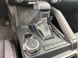 Toyota Tacoma 4WD SR5 Double Cab 5' Bed AT (Natl) 2026