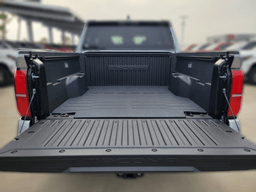 Toyota Tacoma 4WD SR5 Double Cab 5' Bed AT (Natl) 2026