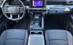 Toyota Tacoma 4WD SR5 Double Cab 6' Bed AT (Natl) 2026