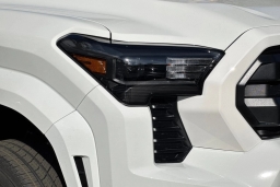 Toyota Tacoma 4WD SR5 Double Cab 6' Bed AT (Natl) 2026