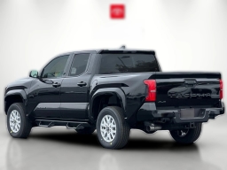 Toyota Tacoma 4WD SR5 Double Cab 5' Bed AT (Natl) 2026