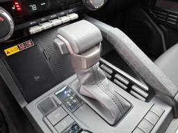 Toyota Tacoma 4WD SR5 Double Cab 6' Bed AT (Natl) 2026