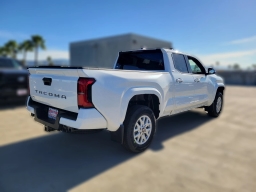 Toyota Tacoma 4WD SR5 Double Cab 6' Bed AT (Natl) 2026