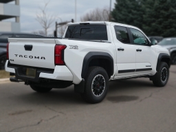 Toyota Tacoma 4WD TRD Off Road Double Cab 5' Bed AT (Natl) 2026