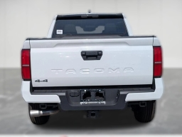 Toyota Tacoma 4WD SR5 Double Cab 5' Bed AT (GS) 2026