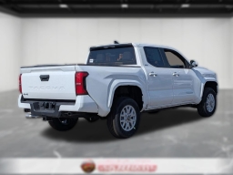 Toyota Tacoma 4WD SR5 Double Cab 5' Bed AT (GS) 2026