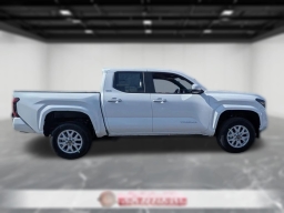 Toyota Tacoma 4WD SR5 Double Cab 5' Bed AT (GS) 2026