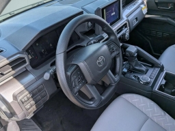 Toyota Tacoma 4WD SR5 Double Cab 5' Bed AT (GS) 2026