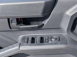 Toyota Tacoma 4WD SR5 Double Cab 5' Bed AT (GS) 2026