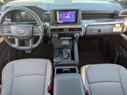 Toyota Tacoma 4WD SR5 Double Cab 5' Bed AT (GS) 2026