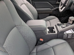 Toyota Tacoma 4WD Limited Double Cab 5' Bed AT (Natl) 2026