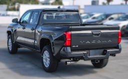 Toyota Tacoma 4WD SR5 Double Cab 6' Bed AT (Natl) 2026