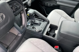 Toyota Tacoma 4WD SR5 Double Cab 5' Bed AT (Natl) 2026