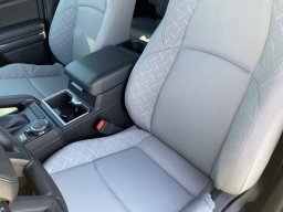 Toyota Tacoma 4WD SR5 Double Cab 5' Bed AT (Natl) 2026