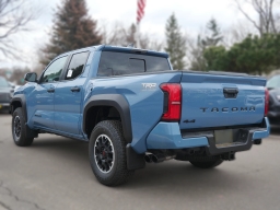 Toyota Tacoma 4WD TRD Off Road Double Cab 5' Bed AT (Natl) 2026