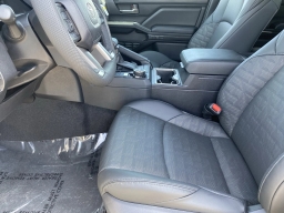 Toyota Tacoma 4WD TRD Off Road Double Cab 5' Bed AT (Natl) 2026