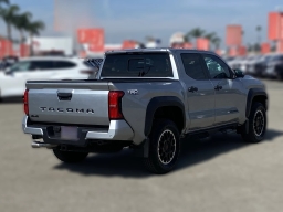 Toyota Tacoma 4WD TRD Off Road Double Cab 5' Bed AT (Natl) 2026