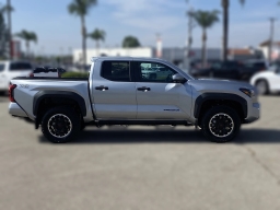 Toyota Tacoma 4WD TRD Off Road Double Cab 5' Bed AT (Natl) 2026