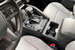 Toyota Tacoma 4WD SR5 Double Cab 5' Bed AT (GS) 2026