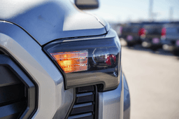 Toyota Tacoma 4WD SR5 Double Cab 5' Bed AT (GS) 2026