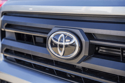 Toyota Tacoma 4WD SR5 Double Cab 5' Bed AT (GS) 2026