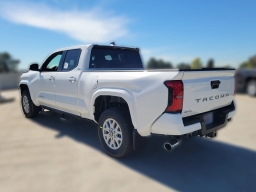 Toyota Tacoma 4WD SR5 Double Cab 6' Bed AT (Natl) 2026