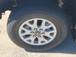 Toyota Tacoma 4WD SR5 Double Cab 6' Bed AT (Natl) 2026