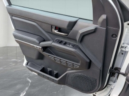 Toyota Tacoma 4WD TRD Off Road Double Cab 5' Bed AT (Natl) 2026