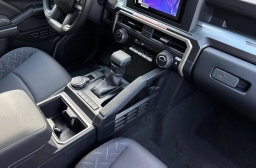 Toyota Tacoma 4WD SR5 Double Cab 6' Bed AT (Natl) 2026