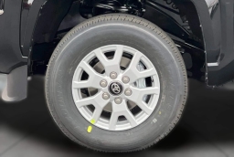 Toyota Tacoma 4WD SR5 Double Cab 5' Bed AT (Natl) 2026