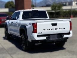 Toyota Tacoma 4WD TRD Off Road Double Cab 6' Bed AT (Natl) 2026