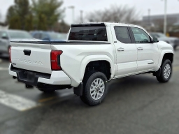 Toyota Tacoma 4WD SR5 Double Cab 6' Bed AT (Natl) 2026