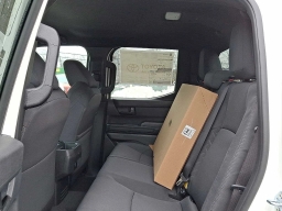 Toyota Tacoma 4WD SR5 Double Cab 6' Bed AT (Natl) 2026