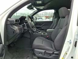 Toyota Tacoma 4WD SR5 Double Cab 6' Bed AT (Natl) 2026