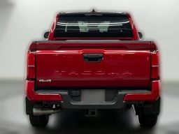 Toyota Tacoma 4WD SR5 Double Cab 6' Bed AT (Natl) 2026