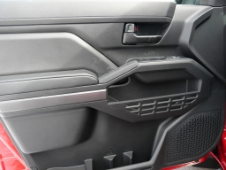 Toyota Tacoma 4WD SR5 Double Cab 5' Bed AT (Natl) 2026